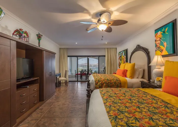 Hacienda Encantada & Residences 5*