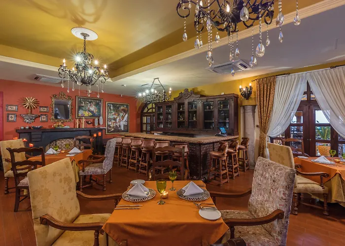 Hacienda Encantada & Residences 5*